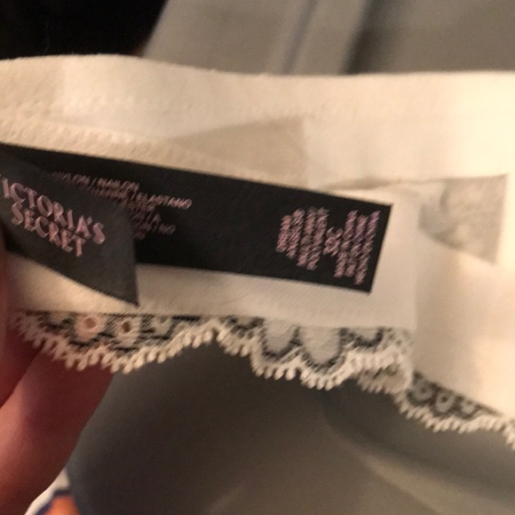 🥳 5 for $25🥳 Victoria’s Secret Bra - Picture 3 of 6